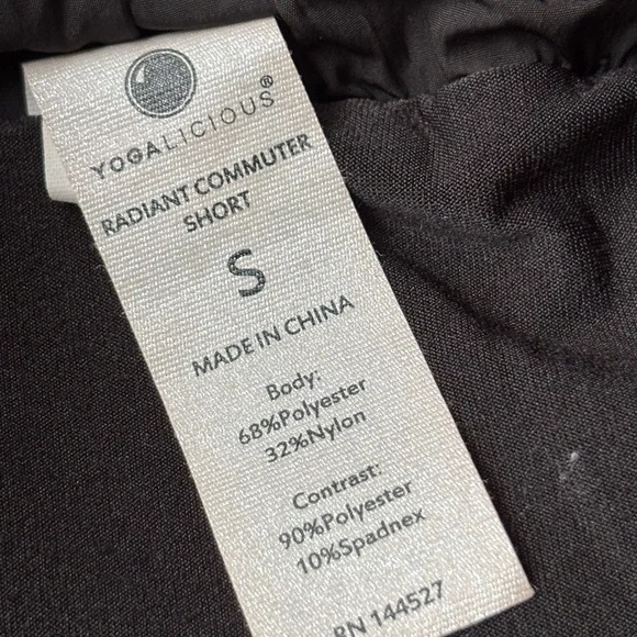 Yogalicious Radiant Commuter Short Black Women's Size Small - Picture 3 of 4